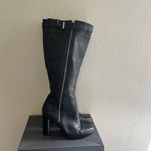 Leather knee high boots w gold zipper sz 6